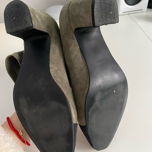 Sock boots in size AU6. - Picture 6 of 6